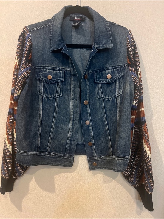 Flying Tomato Jackets & Blazers - New without tags Flying Tomato boho sweater sleeve button front denim jacket
